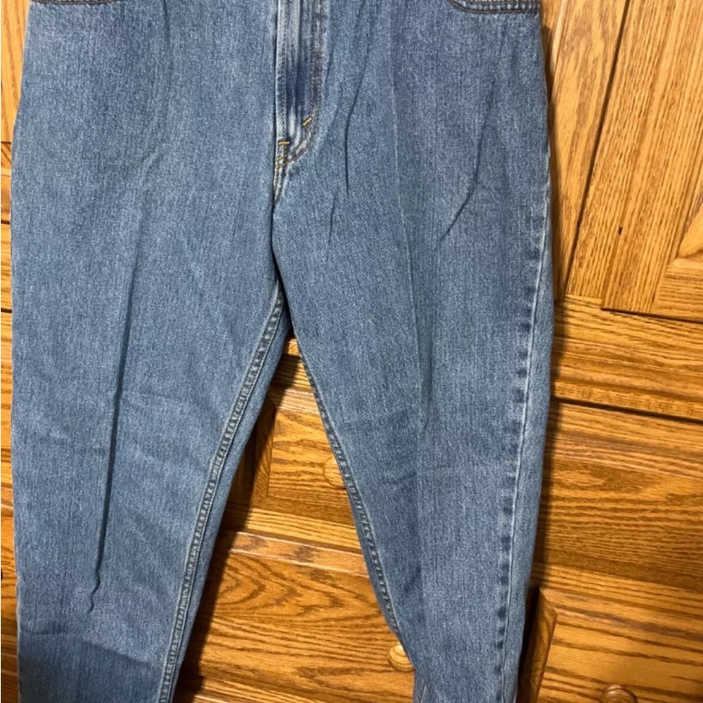 Women’s Levi’s Blue Jeans. 330. M16. Straight leg